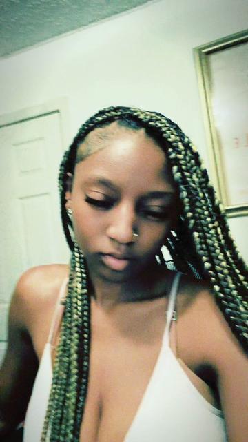 @nevaehquinaee 👩🏾❤️💋👩🏾