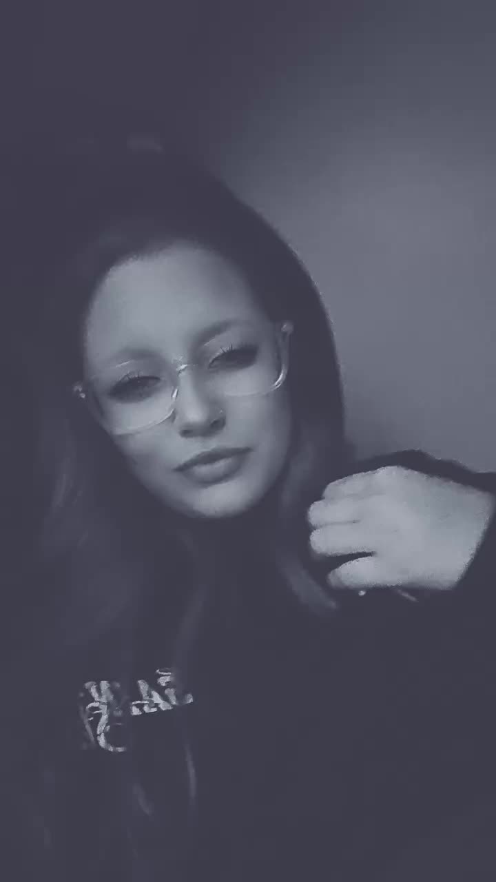 @Lisa Fae🏳️🌈