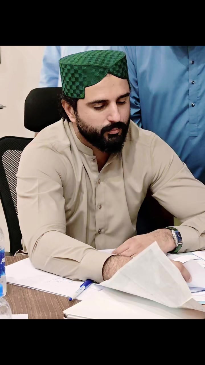 @Zara Khan