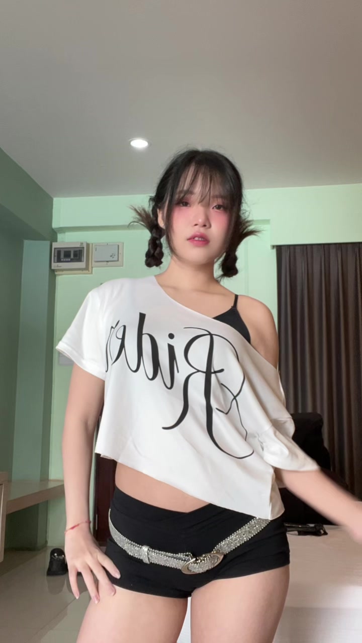 @Aoeyly.