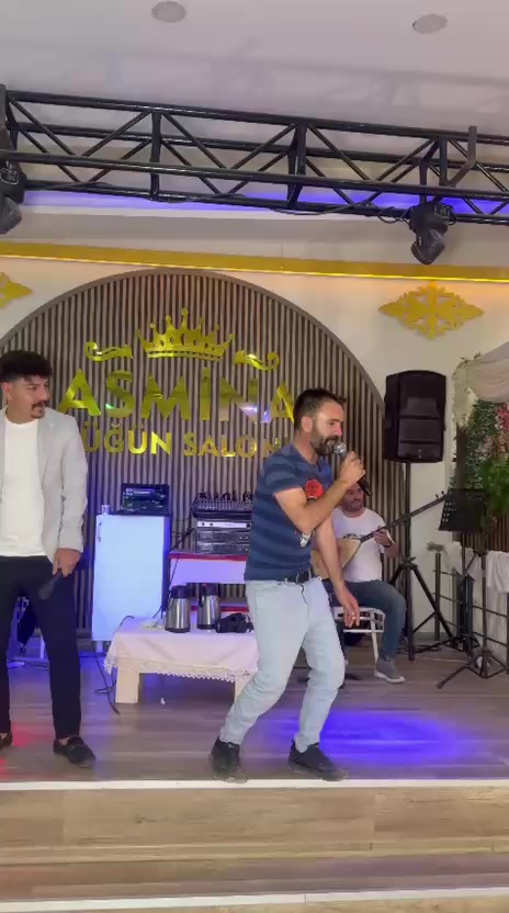 @HOZAN BAVER🎙️🎙️
