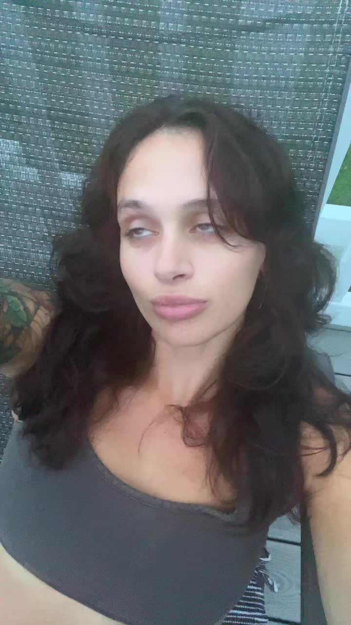 @katgothbrat