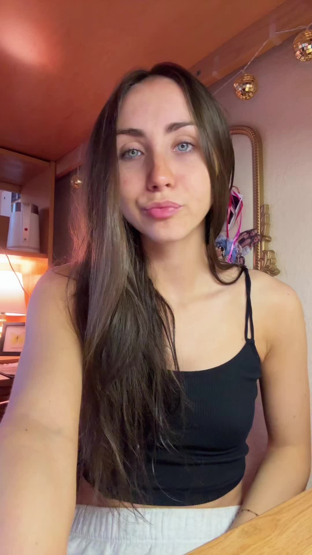 @&alpha;ɳɳ&alpha; ꨄ