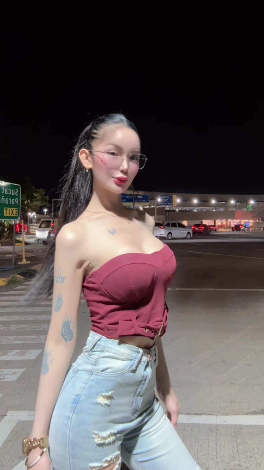 @holly.mo11y