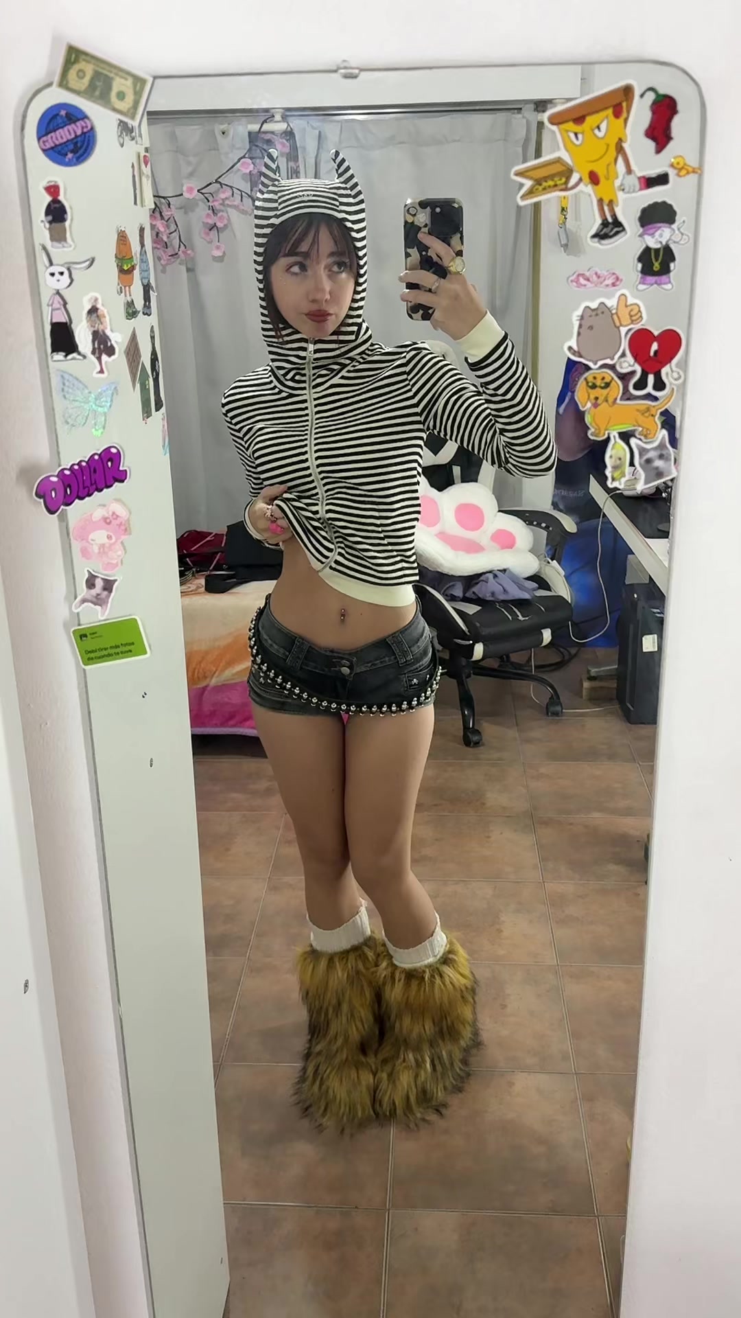 @vickyest