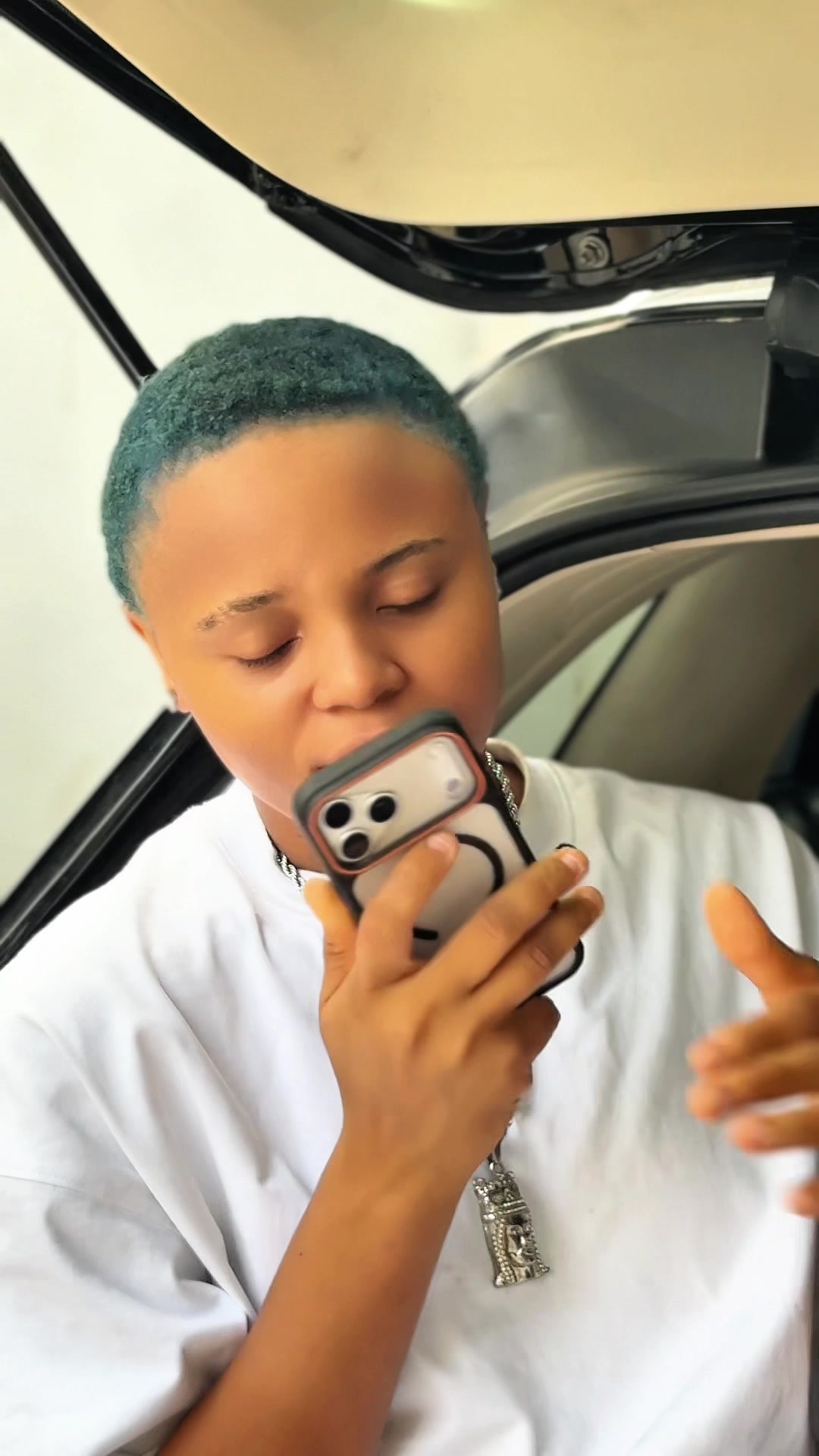 @afroblueries