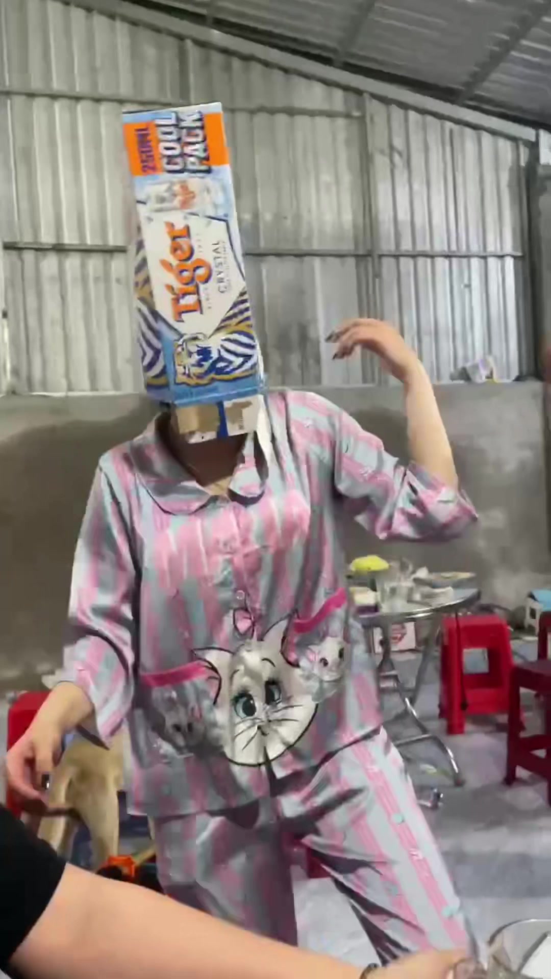 @Bé bán cơm gà 🍗