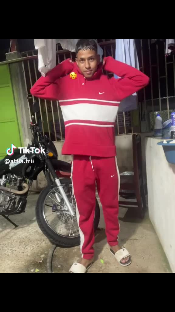 @ATT: LA FRII 04😎♥️
