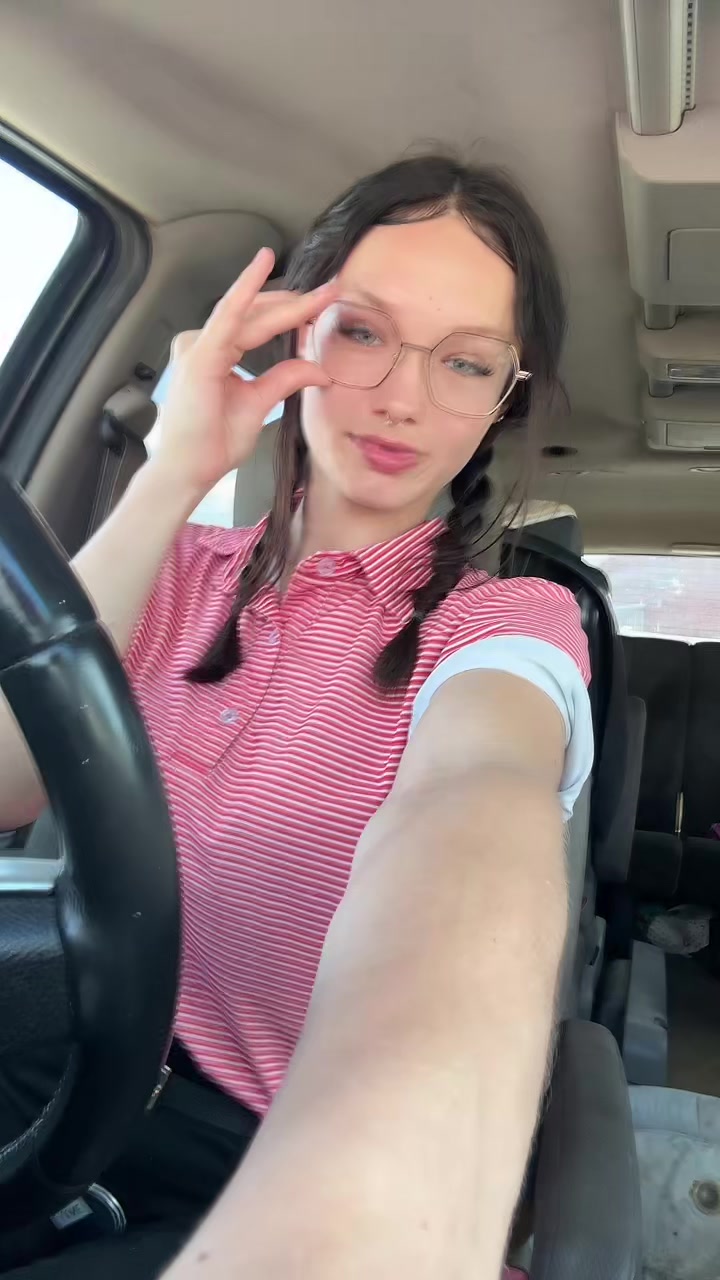 @junebuggg😻