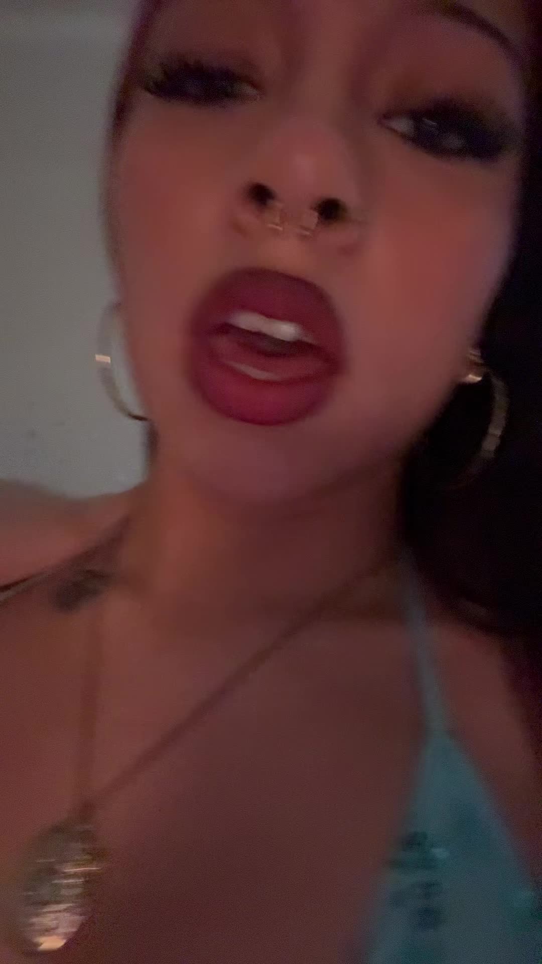 @Elly