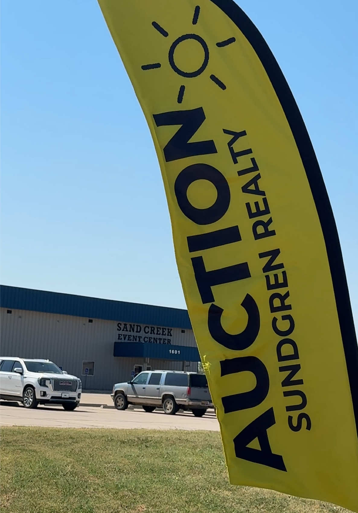 @Sundgren Realty & Auction