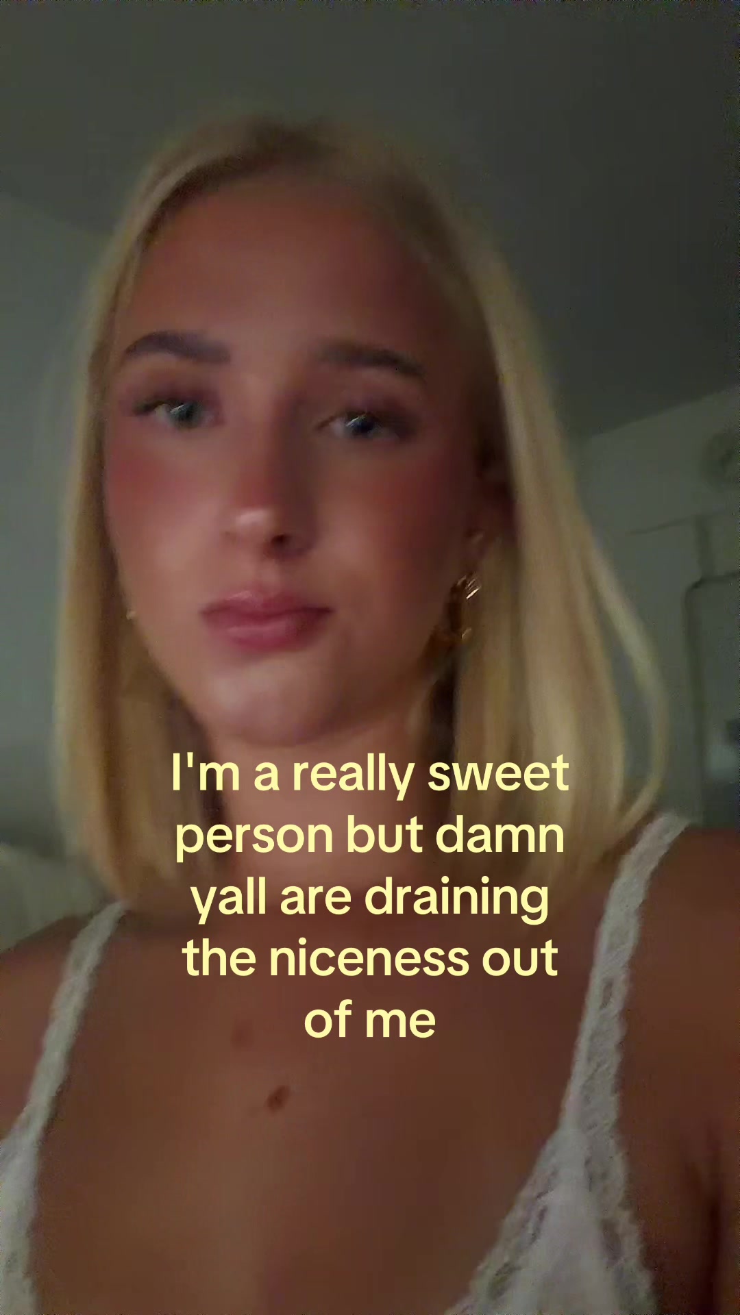 @theelliebarker