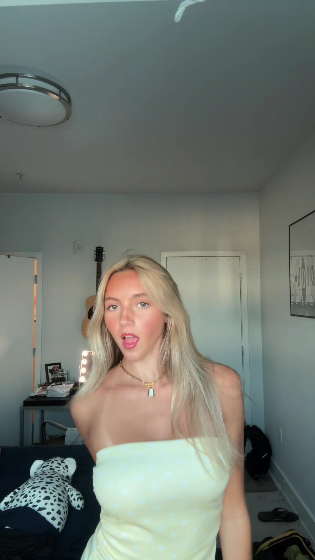 @mo