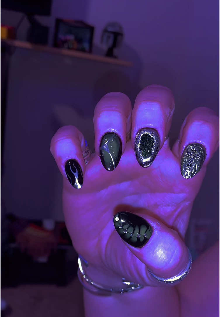 @✮ 𝓵𝓲𝓷𝓭𝔂 ✮