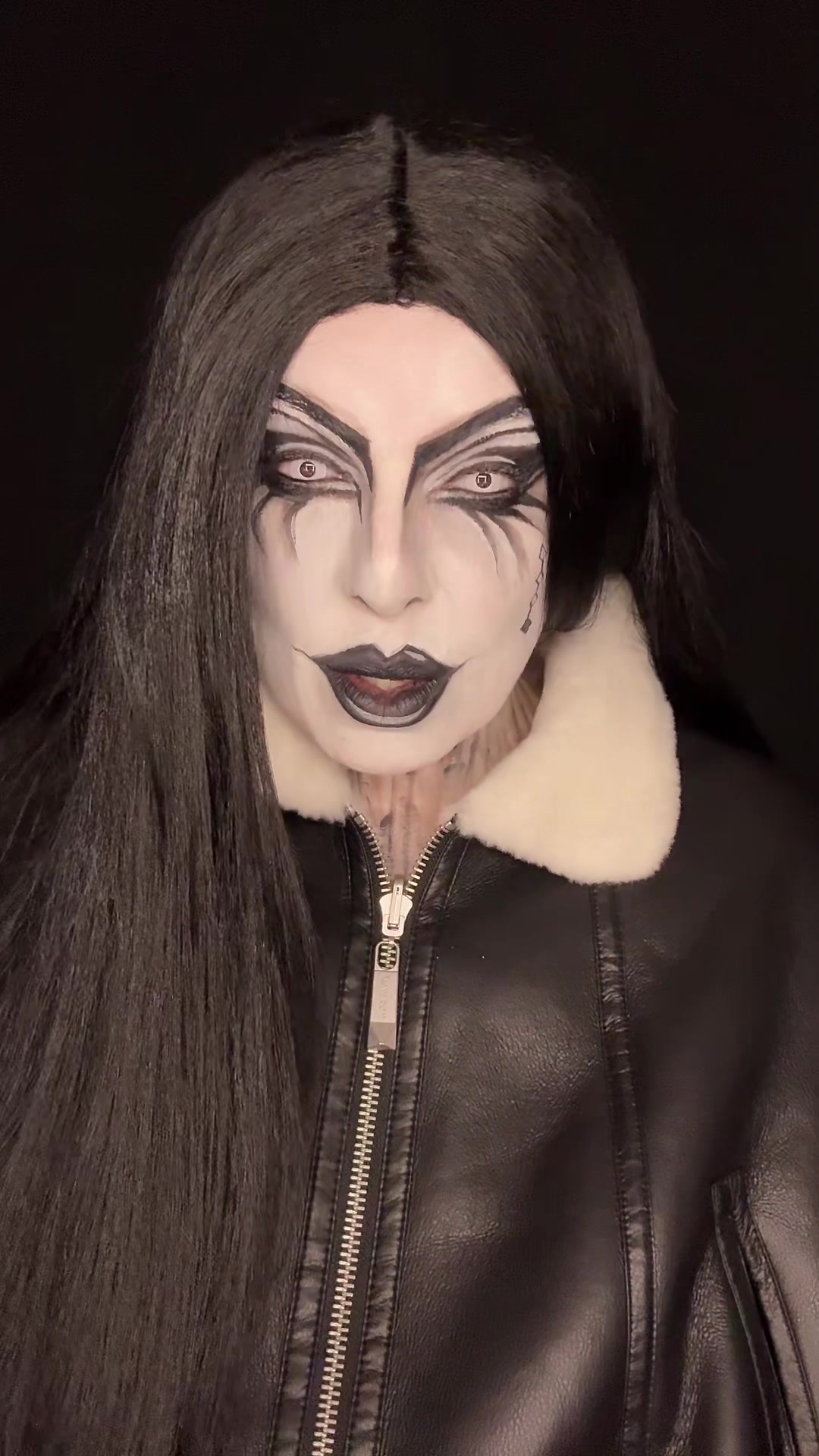 @Official Lady Venom