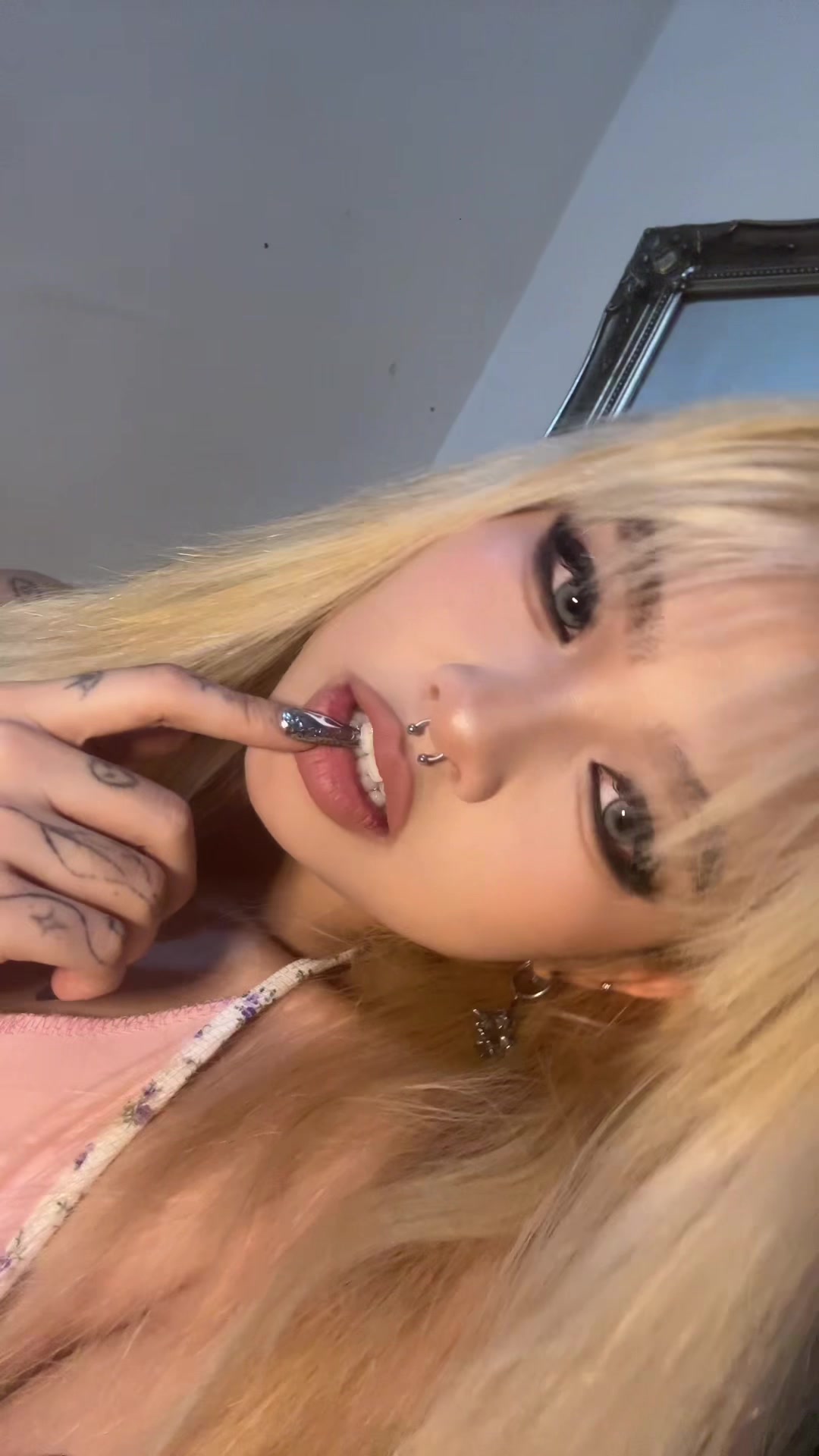 @afairyyouthrowaway