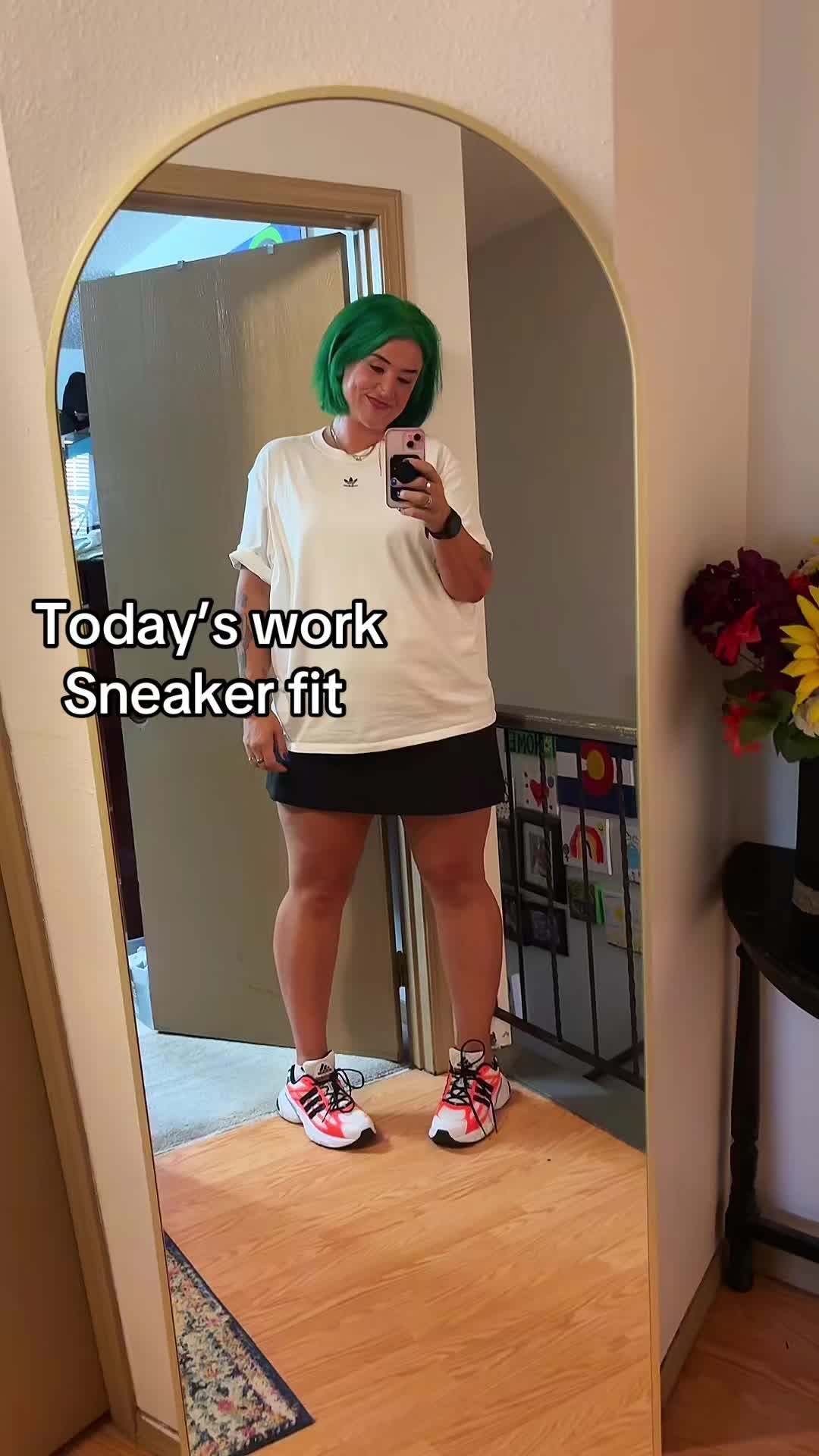 @elliethesneakermom