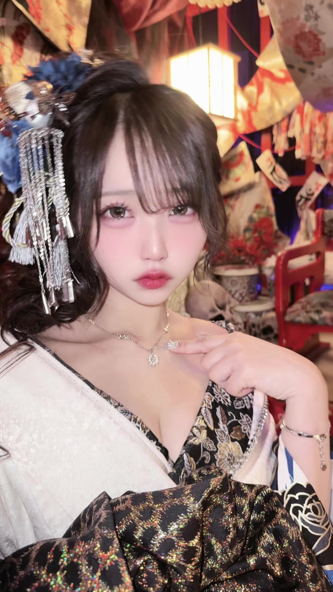 @えま