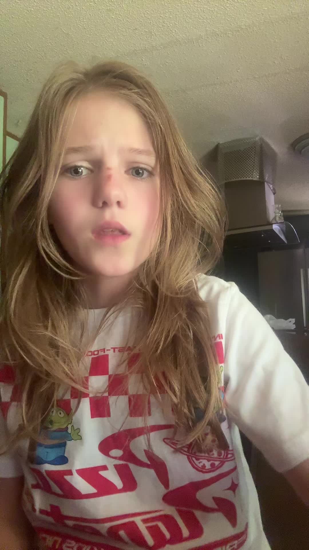@Arialoves1942$