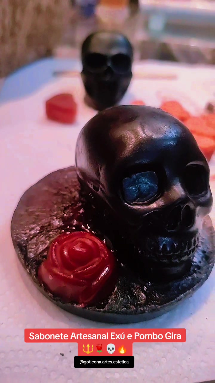 @⚜️🖤💀Goticona Voadora🔮🪞🦇