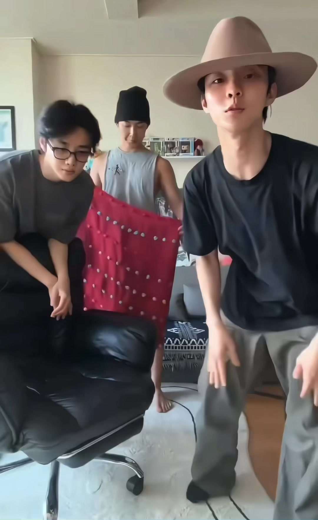 @Jusmine