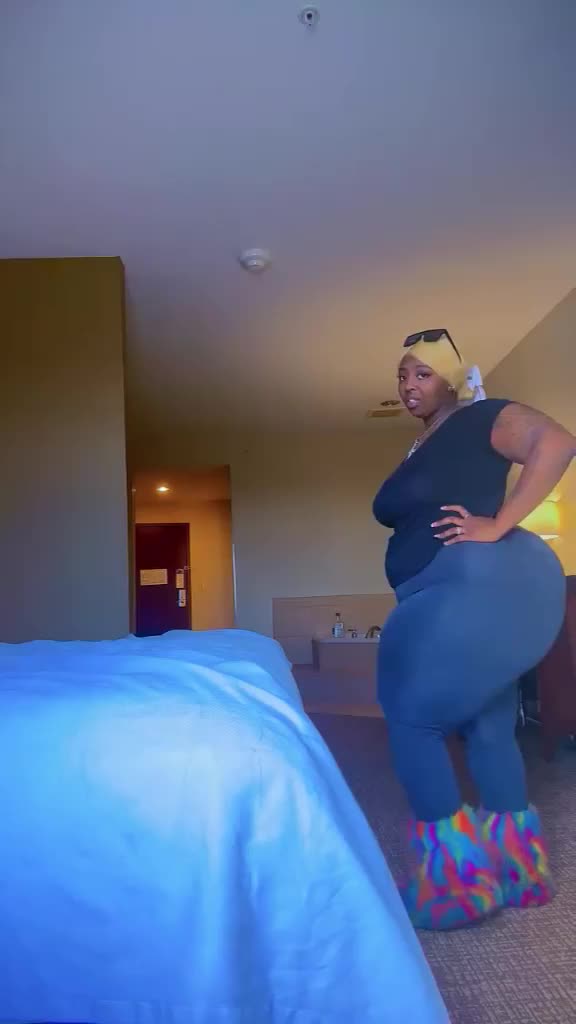 @ThickGalNia 😜