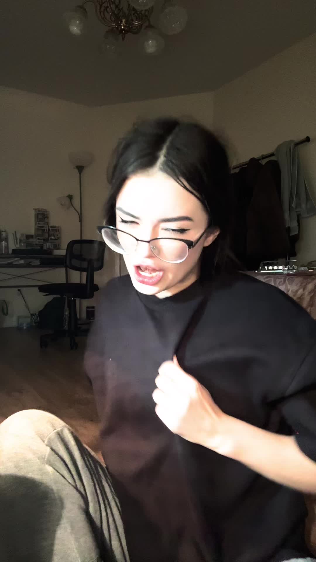 @Годнес
