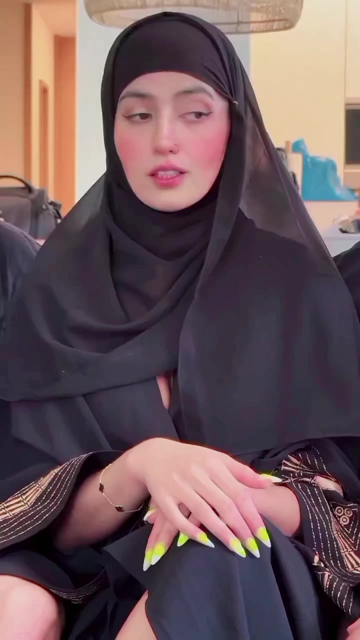 @blockblossom Elienova pornstar