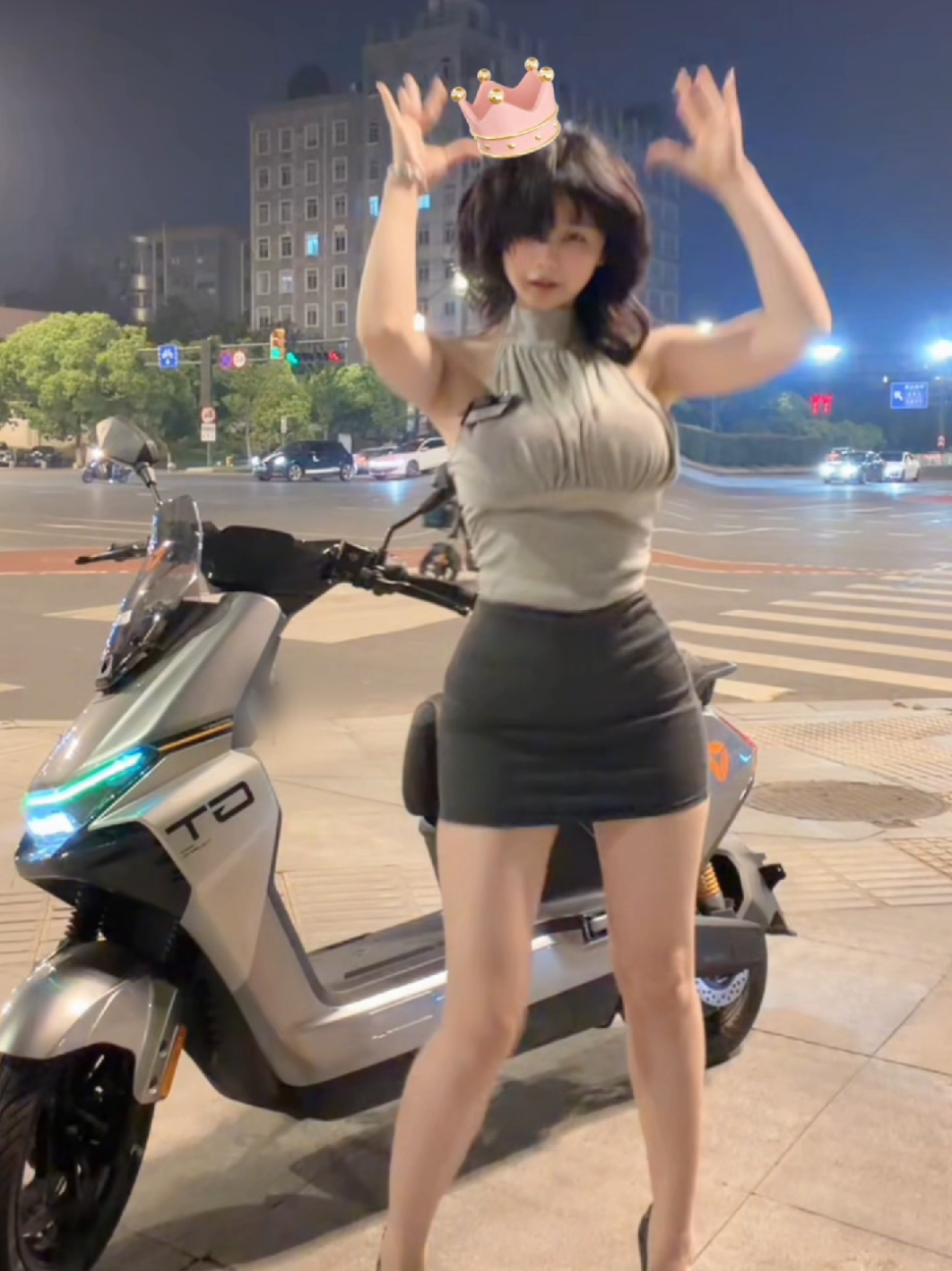 @LovelyWaifu