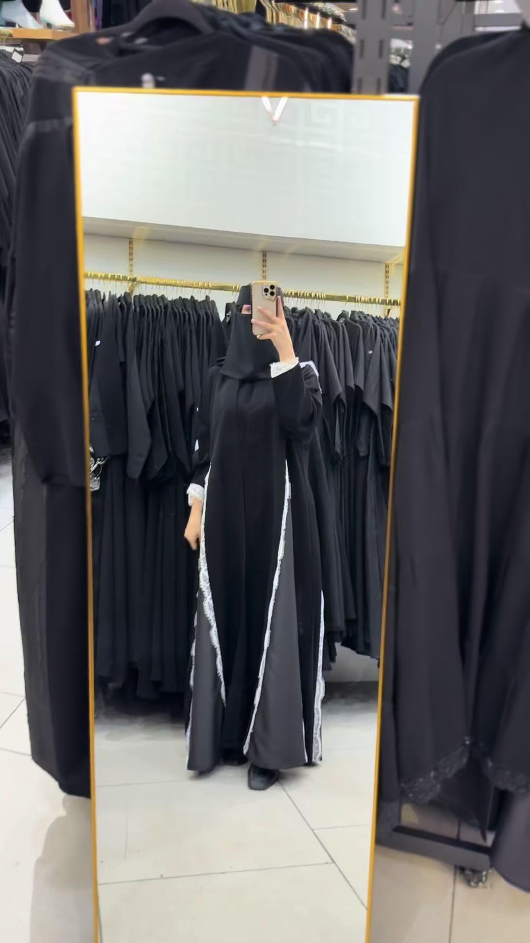 @عبايات يونا (فرع أبها)