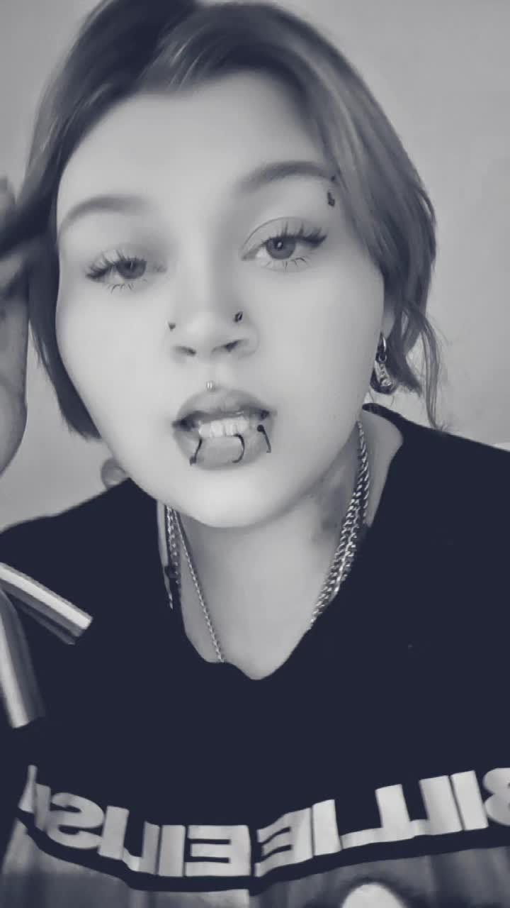 @damages_wifey