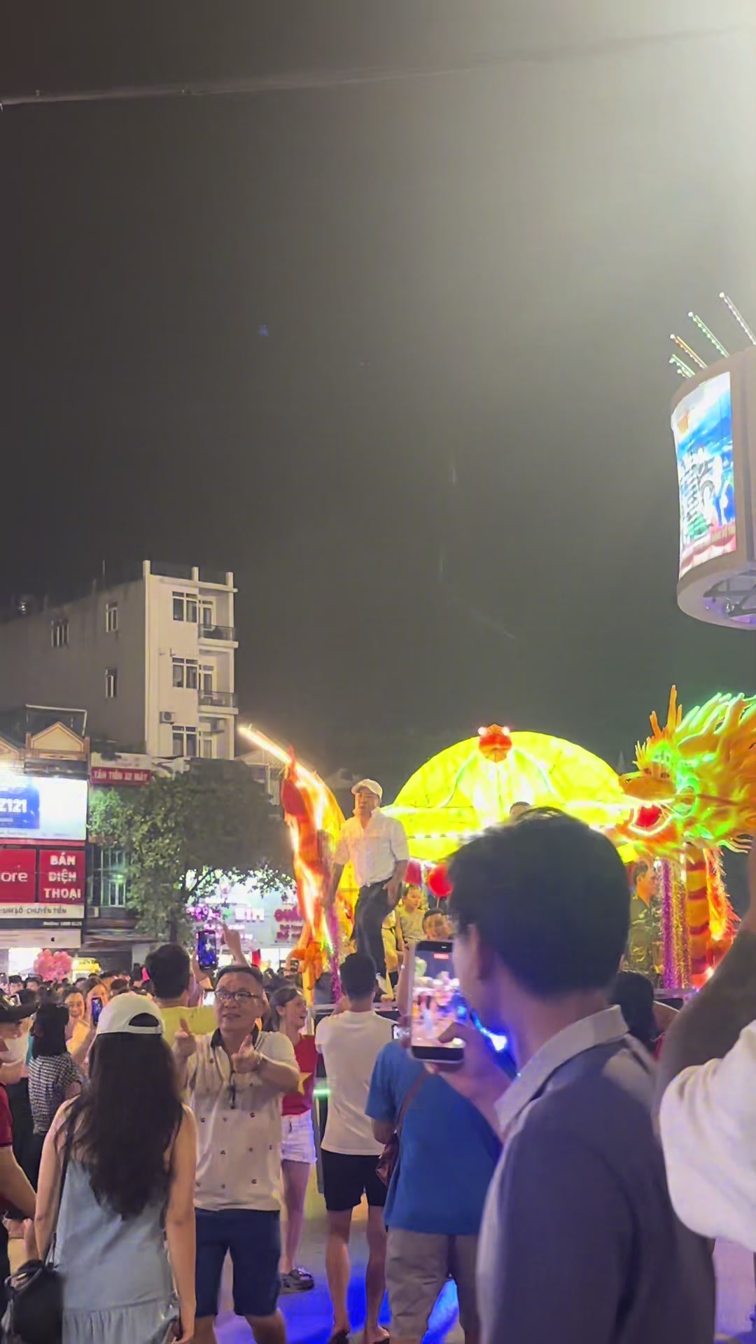 @Khi Nào Trắng Thì Đổi Tên(Đen)