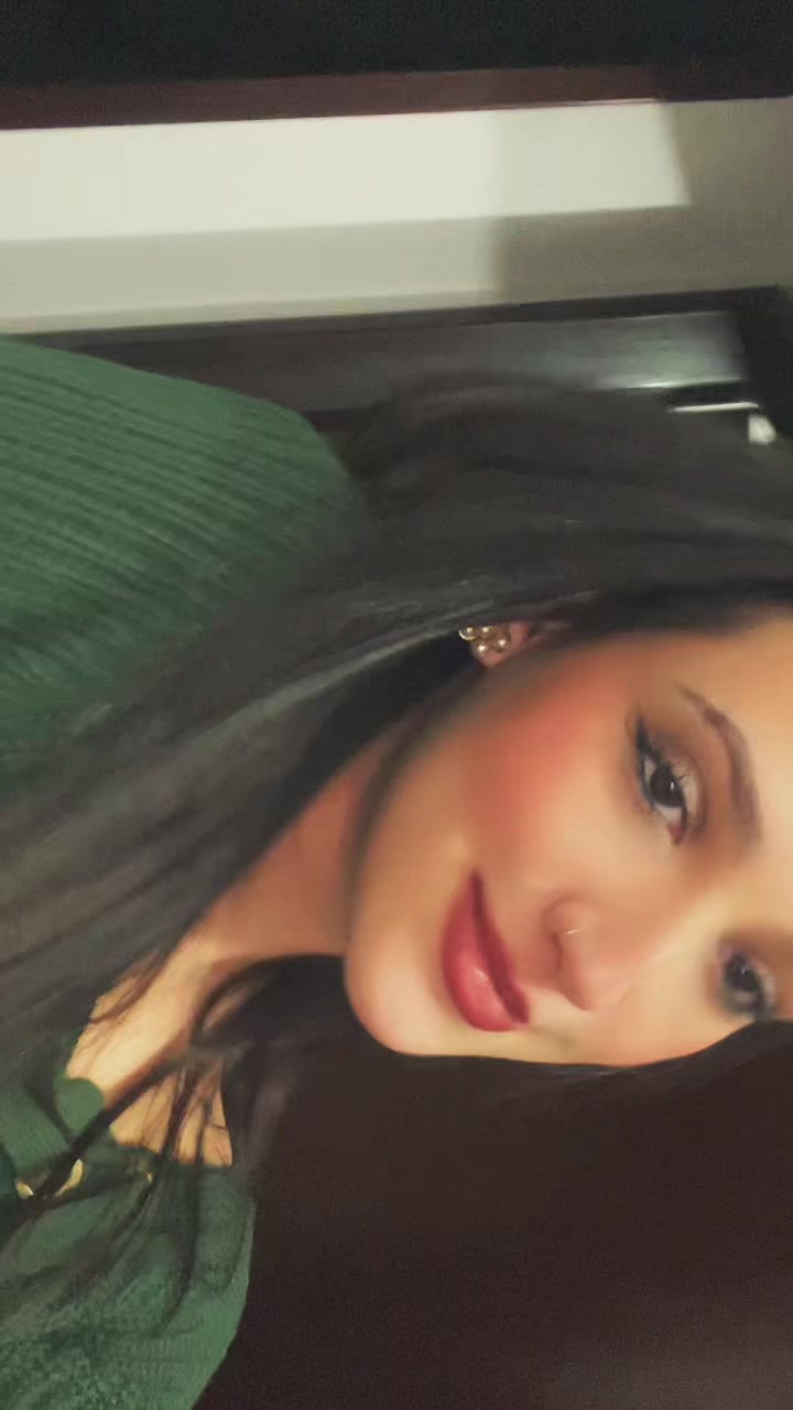 @brunaasimeoni