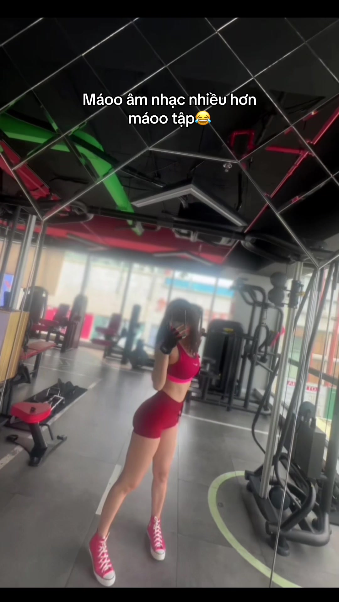 @Nga ơii - U50 còn mải ham chơi