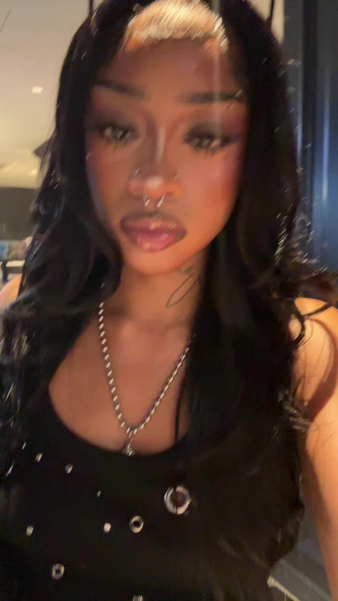 @himynamesunsirae