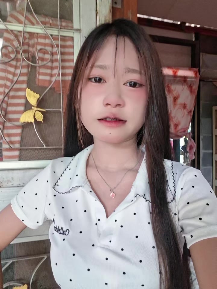 @: นิดกมน.🐉