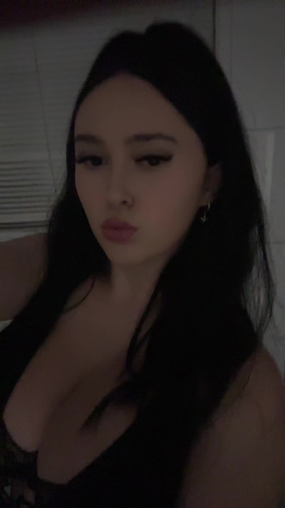 @⌖