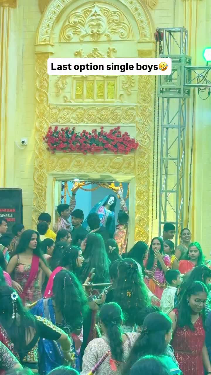 @Yeh Kali Kali ankhe 👀