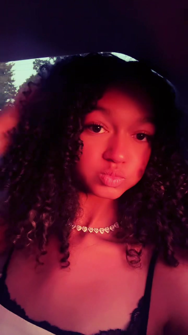 @Leena🪷