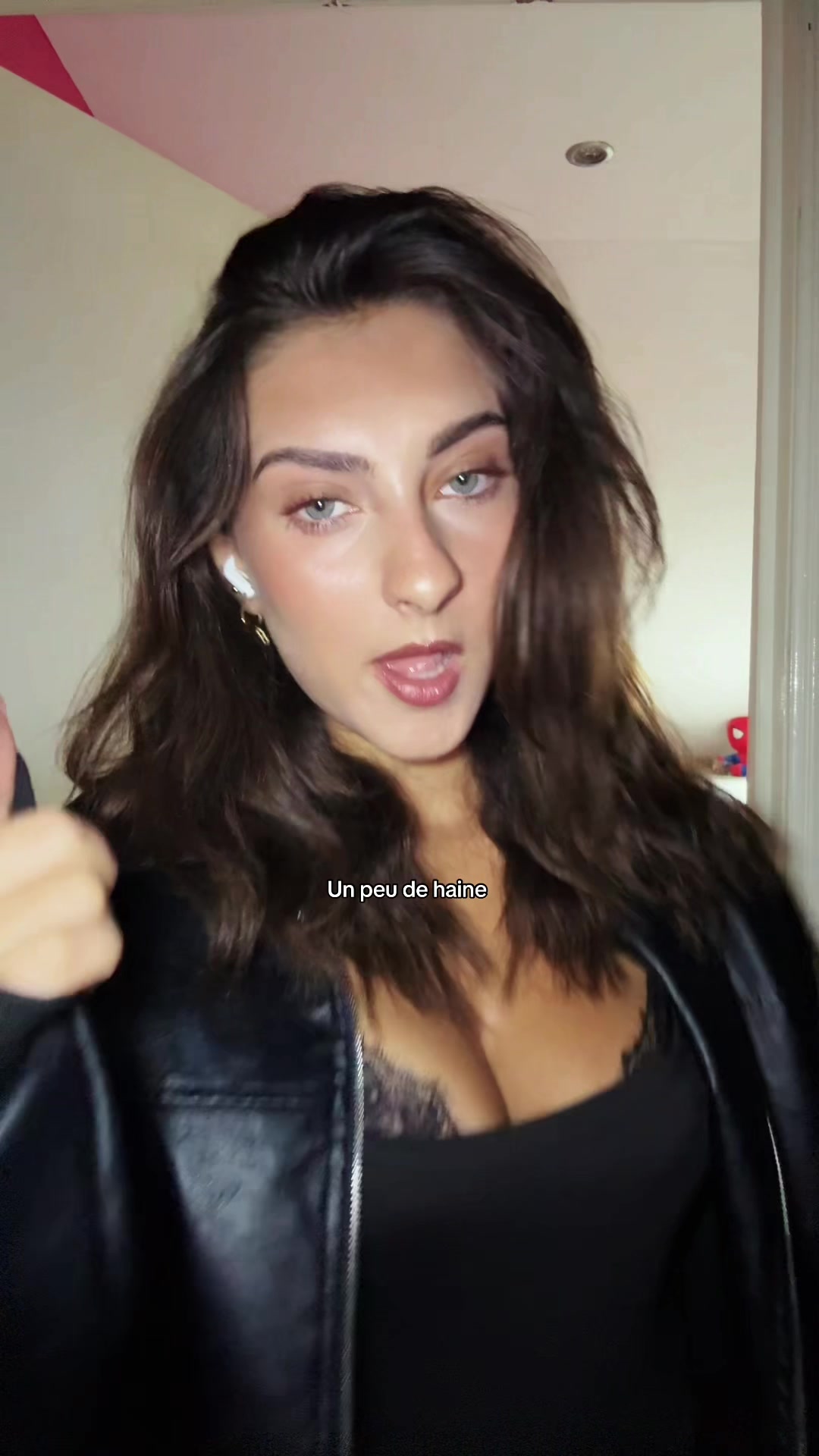 @Victoria / Model