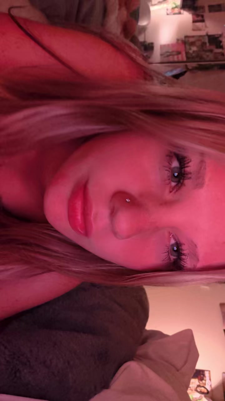 @ellaa🕸️
