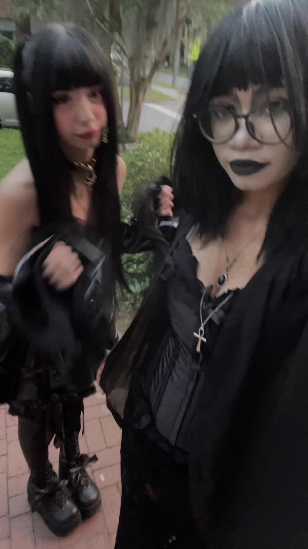 @poisonbeeee_