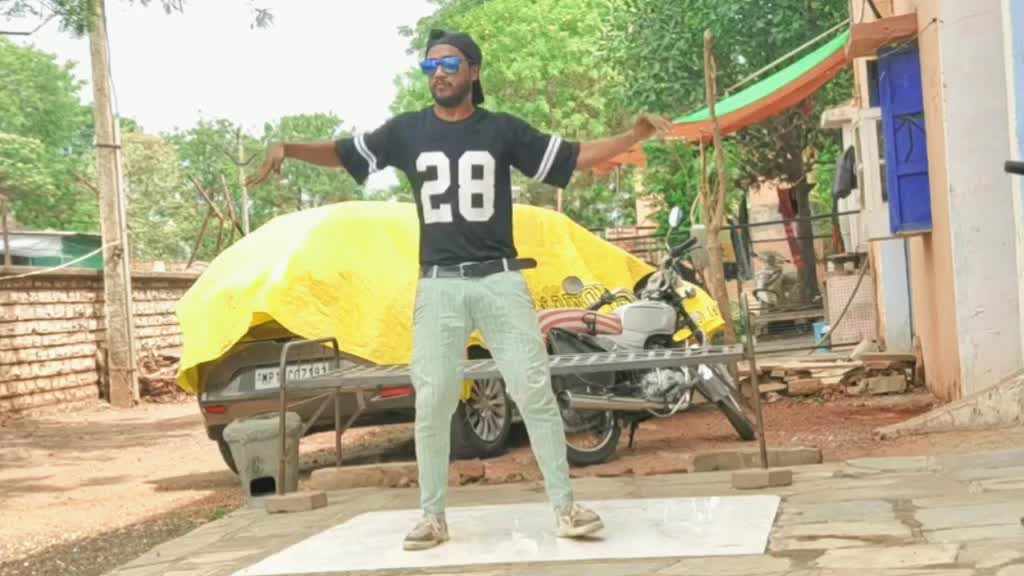 @officialmontichetan