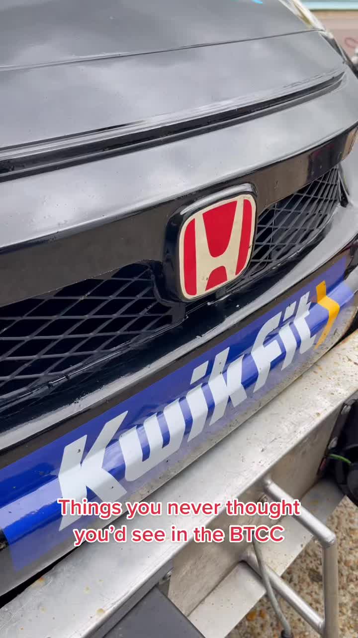 Things you never thought you’d see in BTCC (officialbtcc)