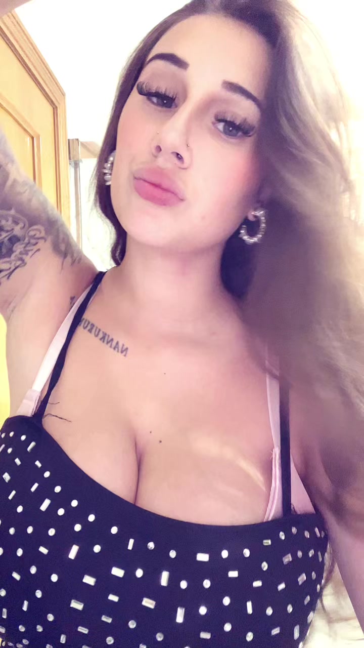 @deestinyy____