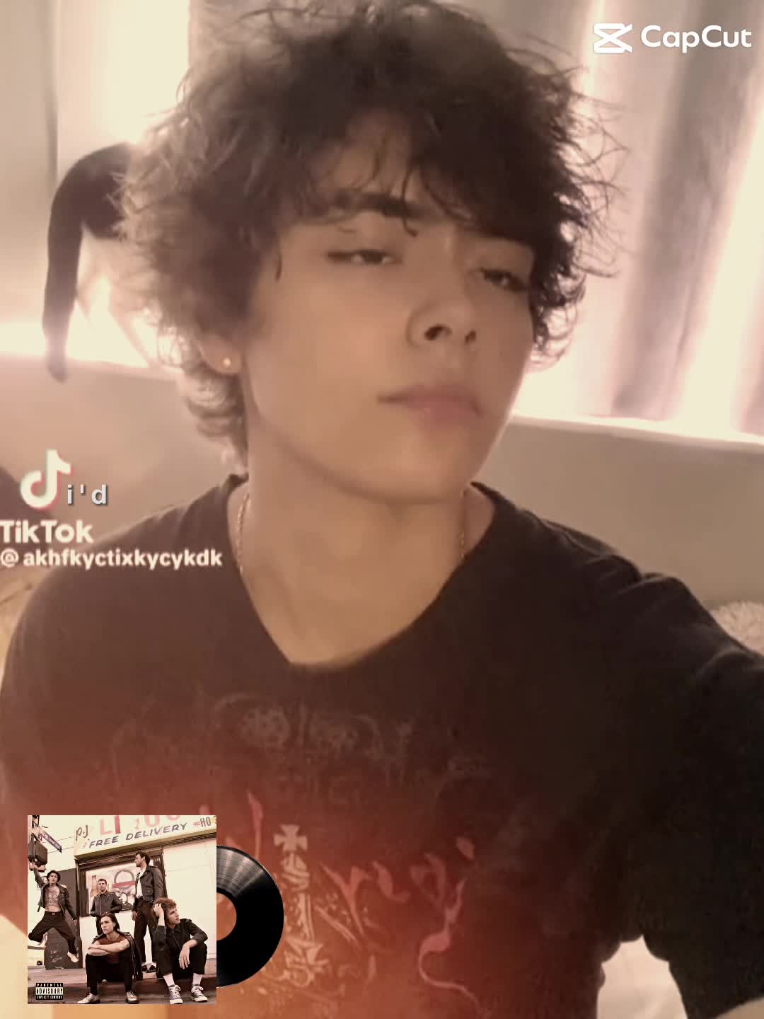 @<3