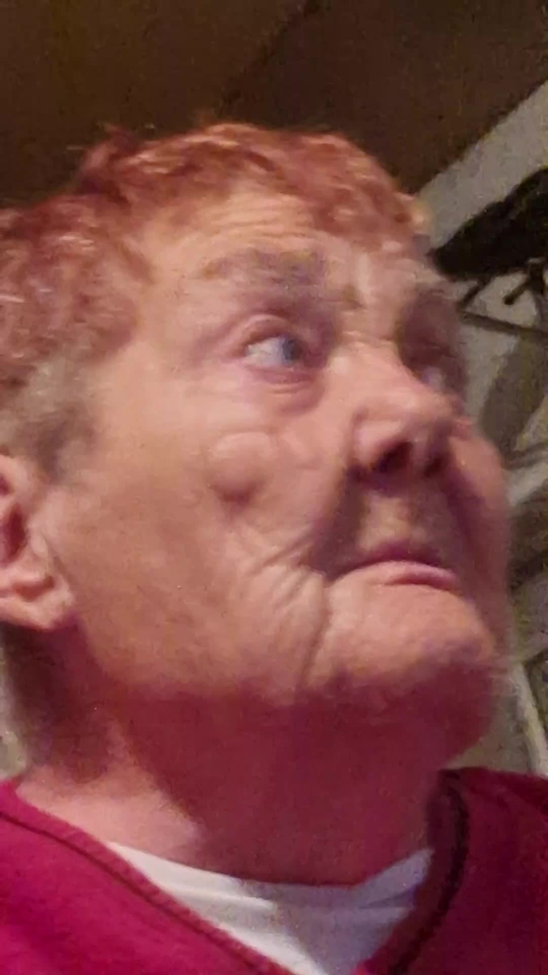 @просто човек😁