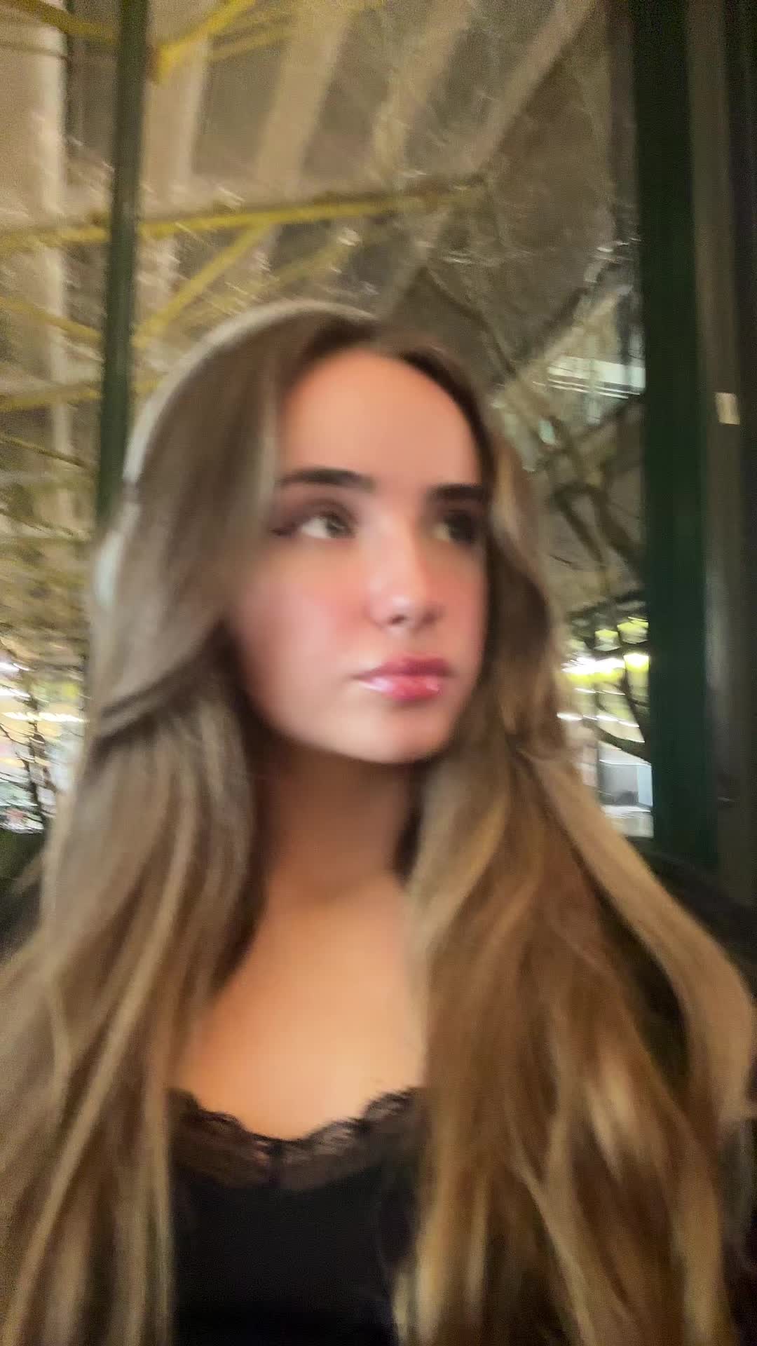 @Ava