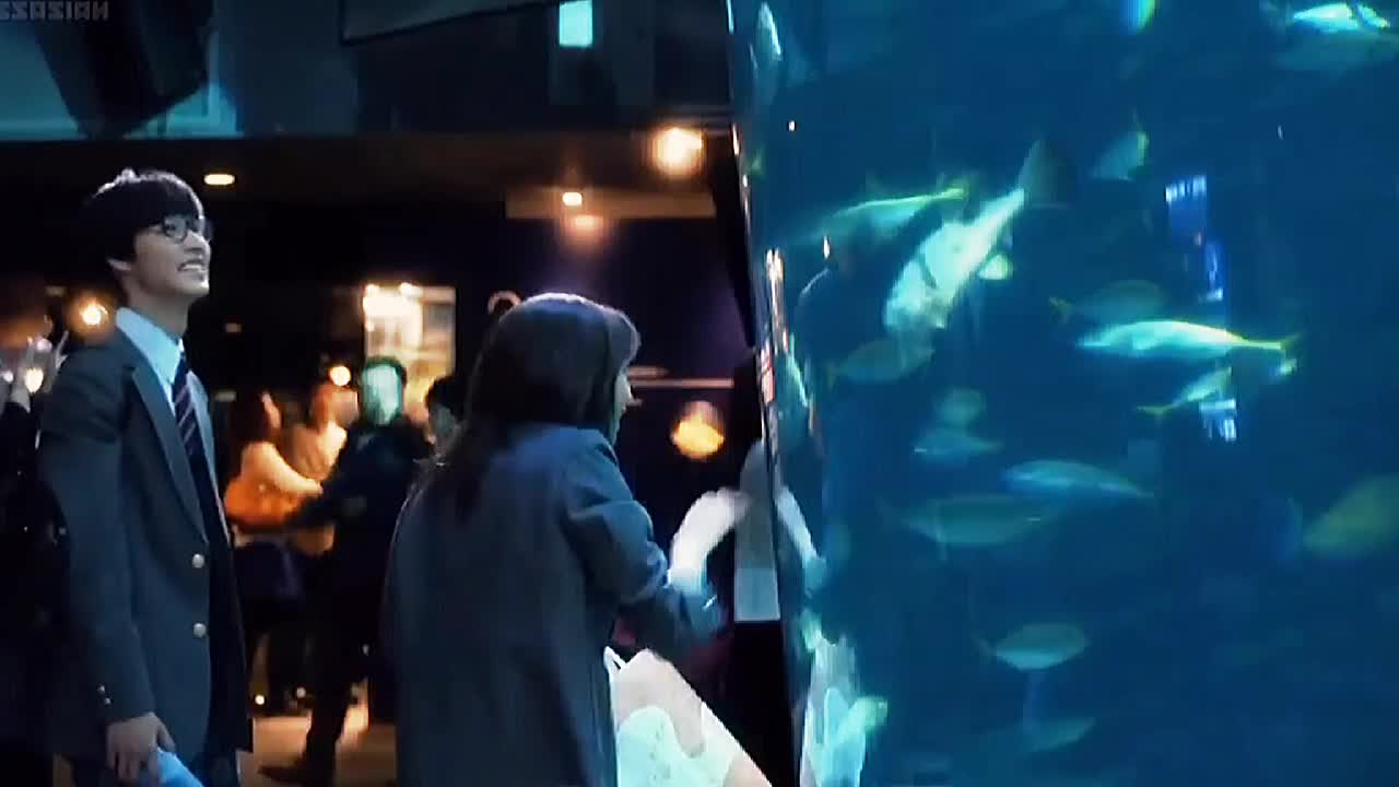 @><