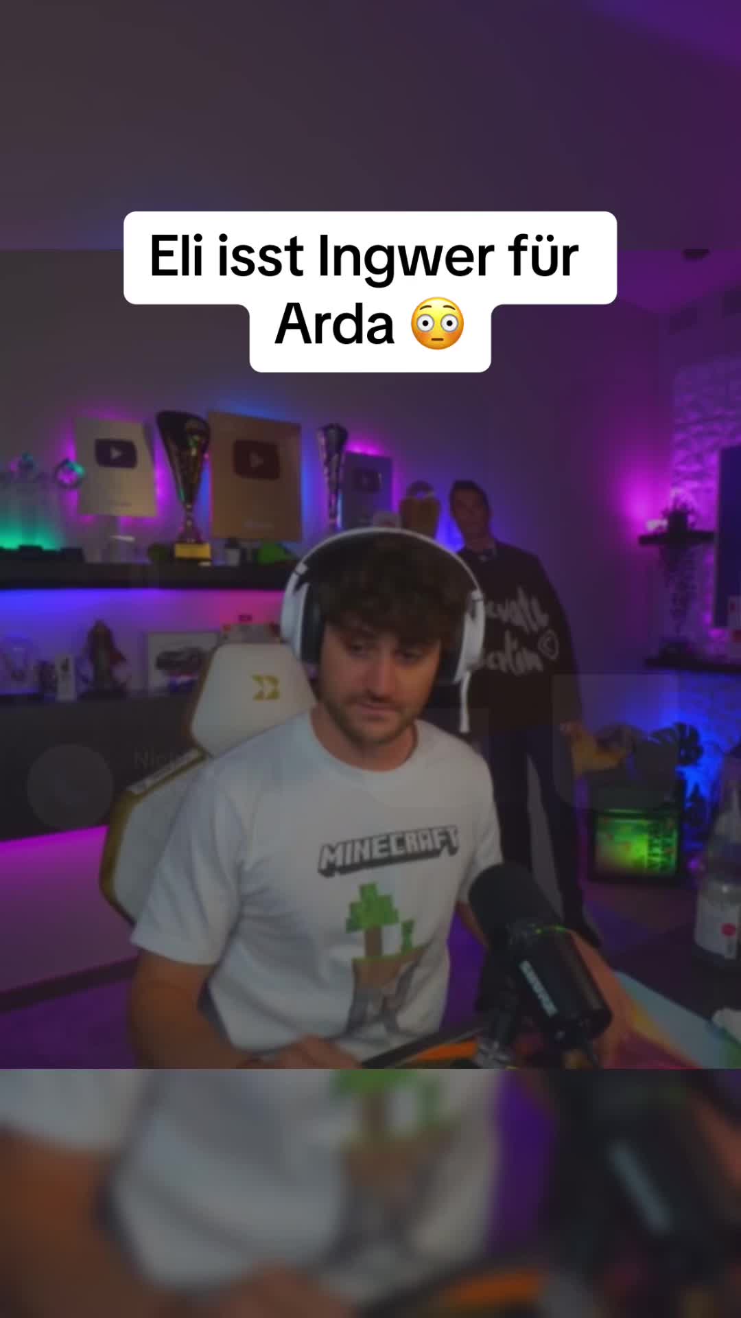 @extragella